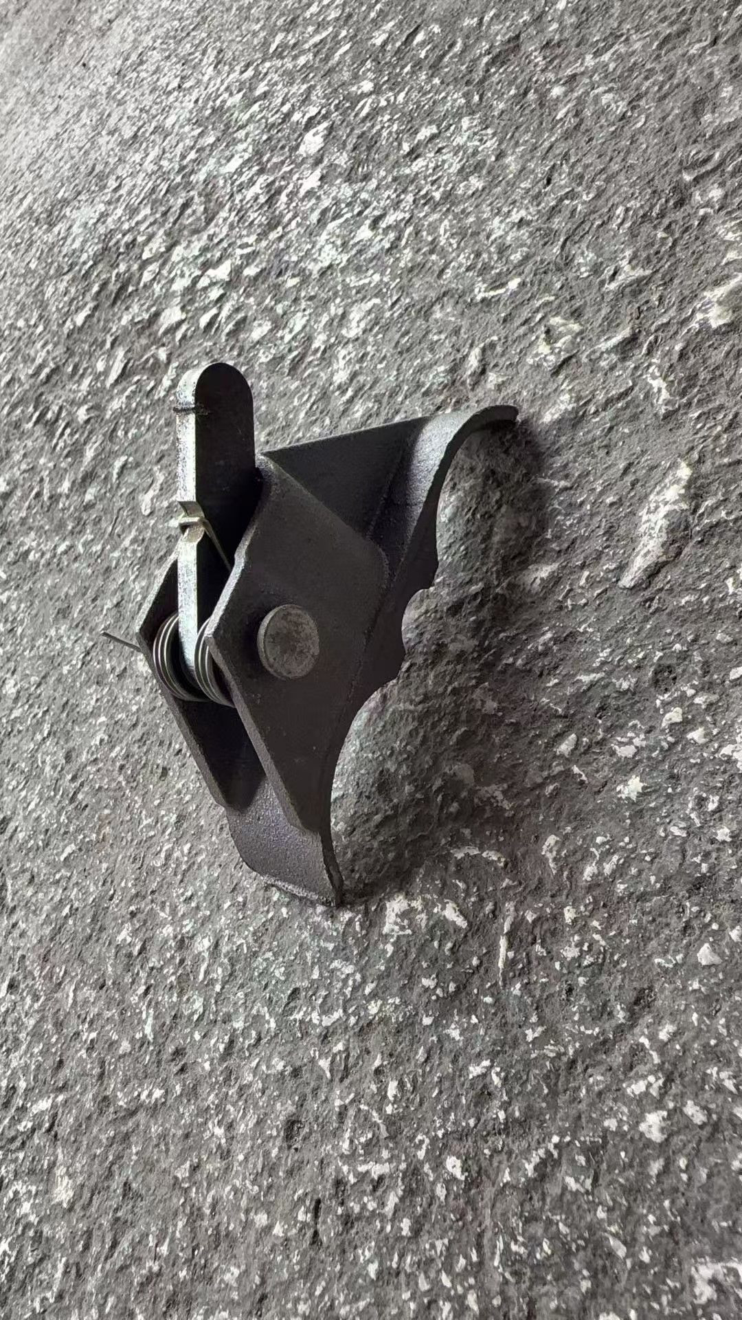 Heavy-Duty Mountain Type Card Clamp – Durable Metal Fastener for Secure Fixing